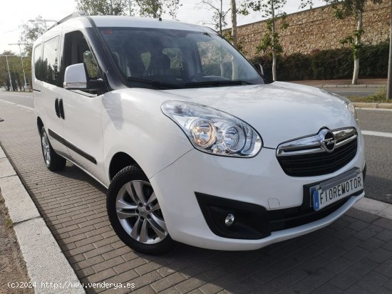 Opel Combo COMBI 5 PUERTAS Tour Expression 1.3CDTI 70kW (95CV) L1H1 5 PLAZAS - Barcelona