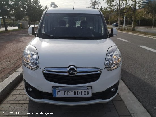 Opel Combo COMBI 5 PUERTAS Tour Expression 1.3CDTI 70kW (95CV) L1H1 5 PLAZAS - Barcelona