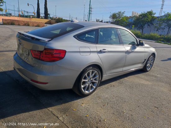 BMW Serie 3 318dA Gran Turismo Nacional Certificado en km y carrocería - Málaga