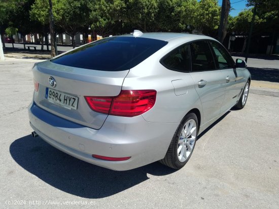 BMW Serie 3 318dA Gran Turismo Nacional Certificado en km y carrocería - Málaga