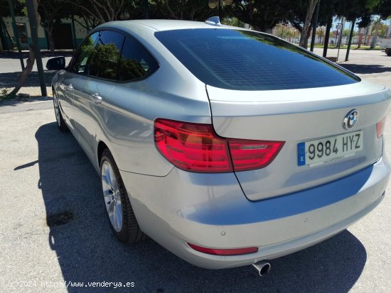 BMW Serie 3 318dA Gran Turismo Nacional Certificado en km y carrocería - Málaga