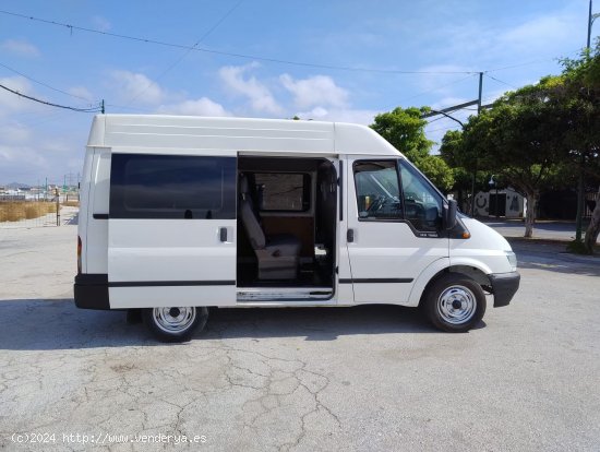 Ford Transit  Minibus y Kombi 280 S COMBI 120CV 6 VELOCIDADES - Málaga