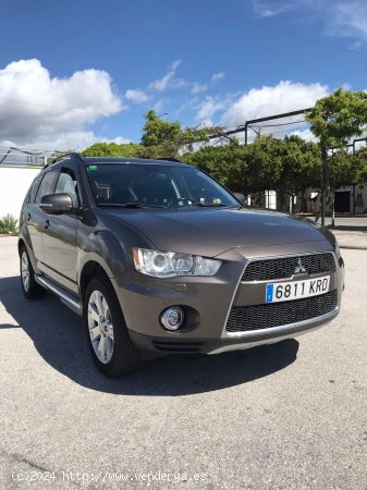 Mitsubishi Outlander 2.2 KAITEKI 4WD 7 PLAZAS CERTIFICADO DE KILOMETROS Y CARROCERIA - Málaga