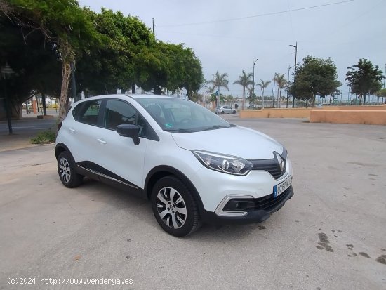 Renault Captur 1200 TCE CERTIFICADO DE KILOMETROS Y CARROCERIA - Málaga