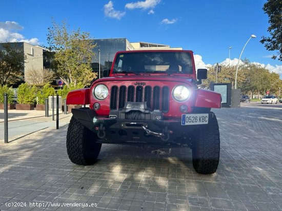 Jeep Wrangler 2.8 TDi Sáhara 4x4 Automático. 200 cv. Capota rígida - Cornellà