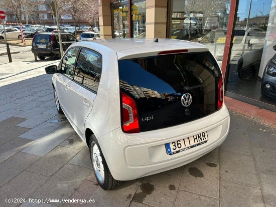 Volkswagen up! 1.0 12V BlueMotion 75 cv - Cornellà