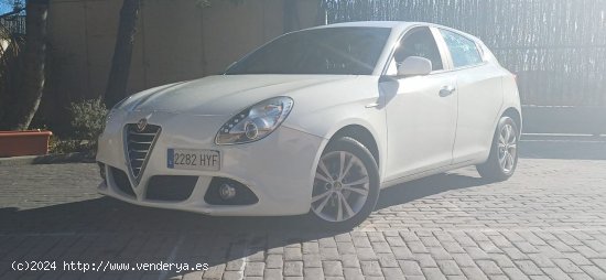 Alfa Romeo Giulietta 1.6 JTD DISTINTIVE - Madrid