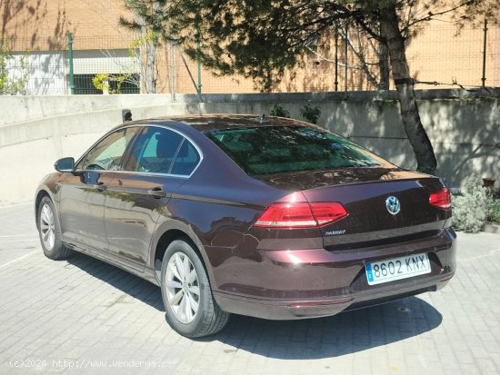 Volkswagen Passat 1.6 TDI DSG ADVANCE - Madrid