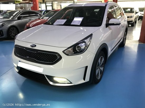  Kia Niro 1.6 GDI HÍBRIDO 141cv DRIVE - El Prat de Llobregat 