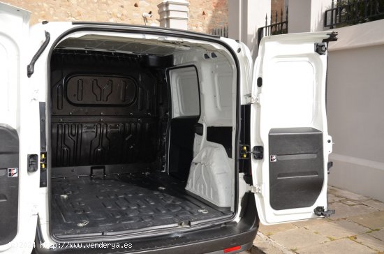 Opel Combo CARGO 1.6 CDTI  L1 H1 FURGÓN 100CV EUR 6 ETIQUETA C ( VERDE ) - Sant Vicenç dels Horts