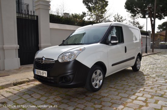 Opel Combo CARGO 1.6 CDTI  L1 H1 FURGÓN 100CV EUR 6 ETIQUETA C ( VERDE ) - Sant Vicenç dels Horts