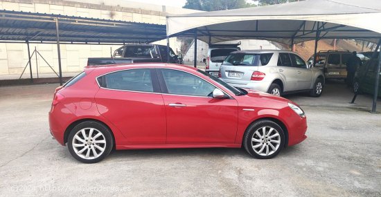 Alfa Romeo Giulietta 2.0 JTDM - Cornella de Terri