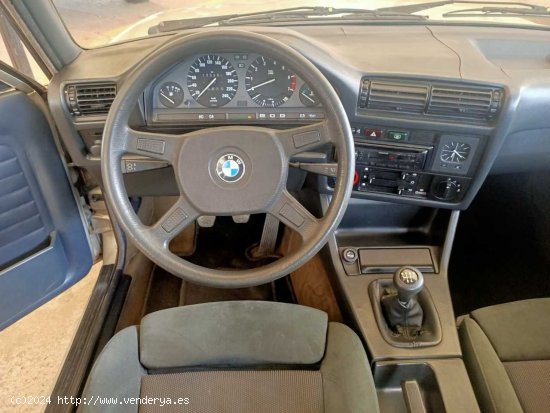 BMW Serie 3 320 i - Cornella de Terri