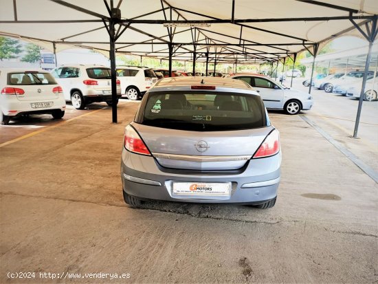 Opel Astra 1.7 CDTI COSMO - Cornella de Terri