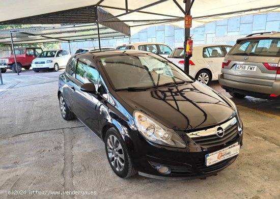 Opel Corsa 12. ESSENTIA - Cornella de Terri