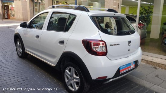 Dacia Sandero Stepway Línea Etiq. medioambiental verde C Euro 6  61.000 Km. - Barcelona