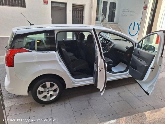 Peugeot 5008 1.6 Active 7 plazas Etiq. amb. verde C - Barcelona