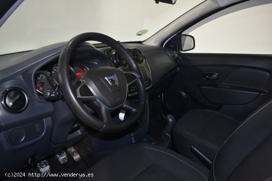 Dacia Sandero 1.0 75CV - Fornells de la Selva