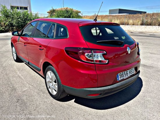 Renault Megane Sport Tourer 1.5 dCi Bussines - Cabanillas del Campo