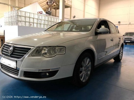 Volkswagen Passat 2.0 TDI 140cv Highline DSG - Alcalá de Henares