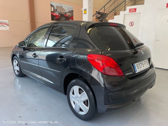 Peugeot 207 1.4i XLine - Reus