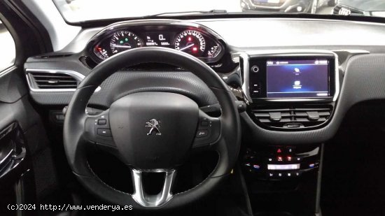 PEUGEOT TURISMOS 208  ALLURE 1.2 PURETECH 110CV S&S - Madrid