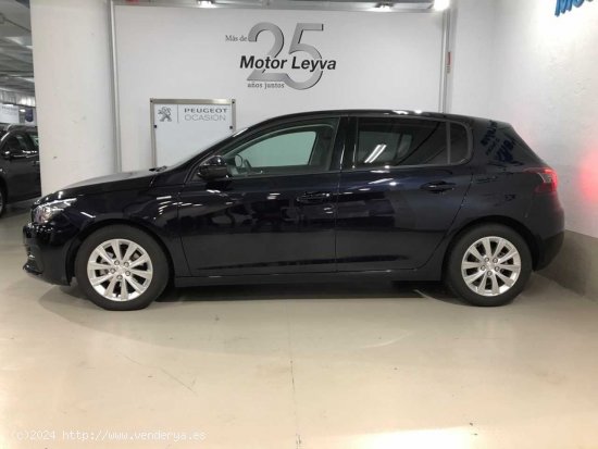 PEUGEOT TURISMOS 308  STYLE 1.2 PURETECH 130CV S&S - Madrid