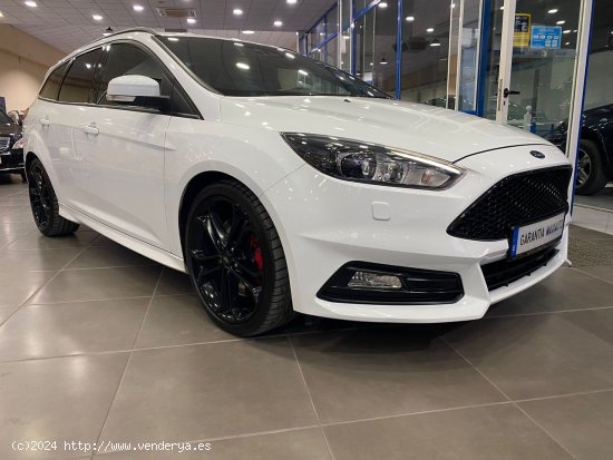 Ford Focus Sportbreak 2.0 TDCI 185 CV STLINE - Baena