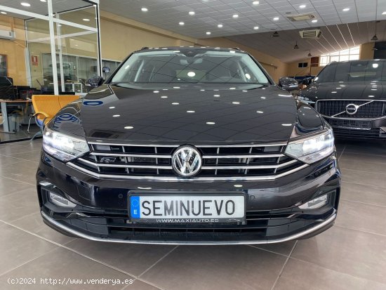 Volkswagen Passat VARIANT 2.0 TDI 190 CV R-LINE DSG 5P - Baena