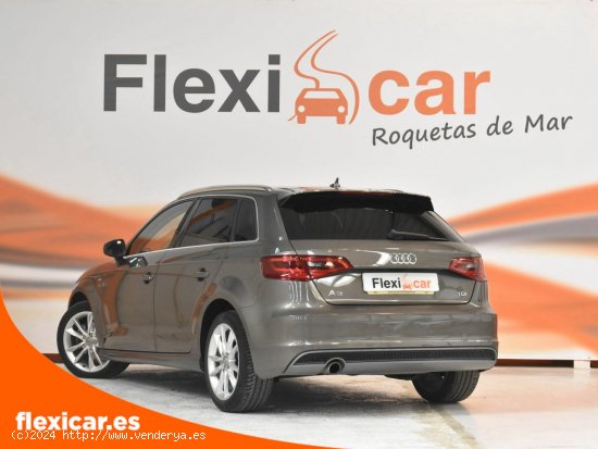 Audi A3 1.6 TDI 110cv clean d. S tron Attraction - Roquetas de Mar