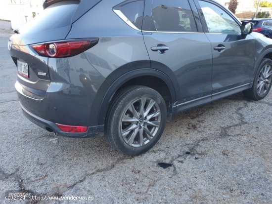 Mazda CX-5 SKYACTIV-G 2.0 121 kW (165 CV) AT 2WD Zenith Soul Red Crystal M de 2019 con 49.000 Km por