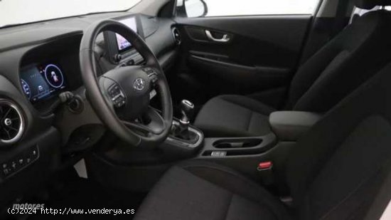 Hyundai Kona 1.0 TGDI Maxx 4x2 de 2023 con 17.809 Km por 18.990 EUR. en Girona