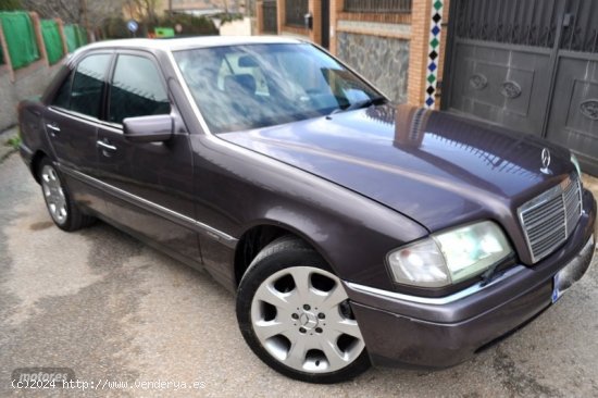 Mercedes Clase C 250D ELEGANCE-PIEL-KLIMA-TECHO ELECTRICO-LL/A-XENON de 1993 con 227.000 Km por 5.40