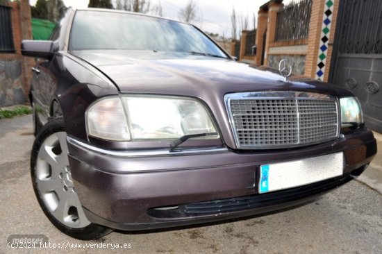 Mercedes Clase C 250D ELEGANCE-PIEL-KLIMA-TECHO ELECTRICO-LL/A-XENON de 1993 con 227.000 Km por 5.40