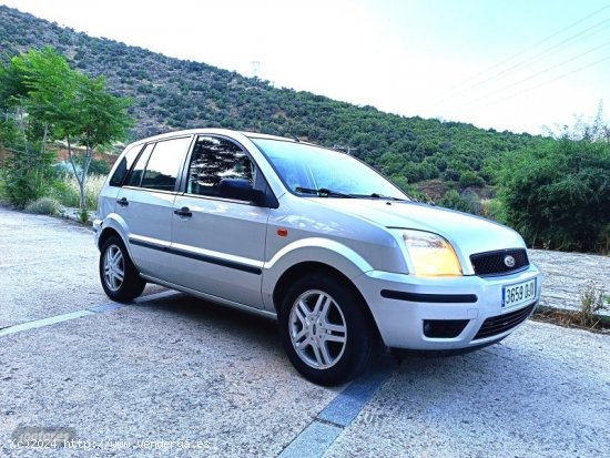 Ford Fusion FUSION de 2005 con 234.000 Km por 2.950 EUR. en Avila