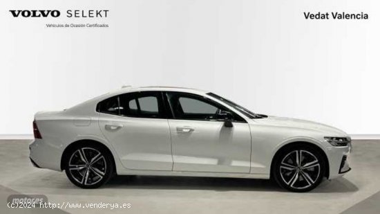 Volvo S60 2.0 T8 RECHARGE R-DESIGN AUTO AWD 455 4P de 2022 con 14.800 Km por 52.900 EUR. en Valencia