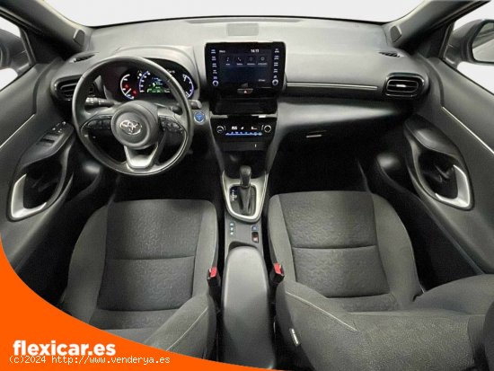 Toyota Yaris Cross 1.5 120H Active Tech Pack Connect - 5 P - Cornellà de Llobregat