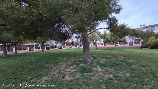 BUNGALOW REFORMADO CON SOTANO ACABADO  , PISCINA - ALICANTE