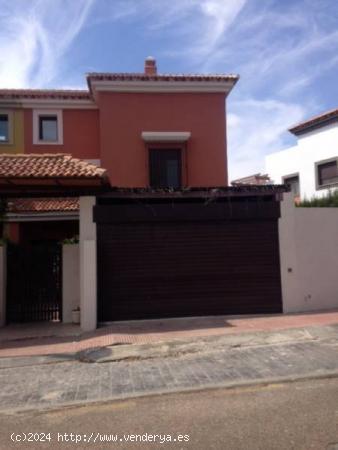 Chalet en Las Pajanosas, Urbanización Hato Verde a puertas de Sevilla - SEVILLA