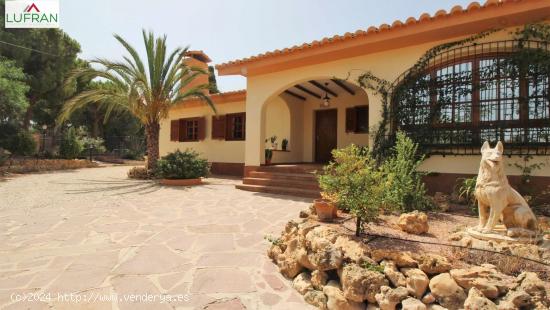 CHALET CON PISCINA EN VENTA - SANTA FAZ (ALICANTE) - ALICANTE