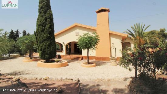 CHALET CON PISCINA EN VENTA - SANTA FAZ (ALICANTE) - ALICANTE