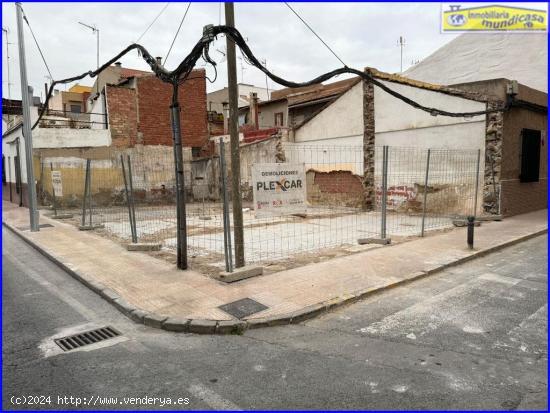 Solar en esquina con fachada a C/ La Luz y Carretera de Abanilla - MURCIA