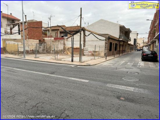 Solar en esquina con fachada a C/ La Luz y Carretera de Abanilla - MURCIA