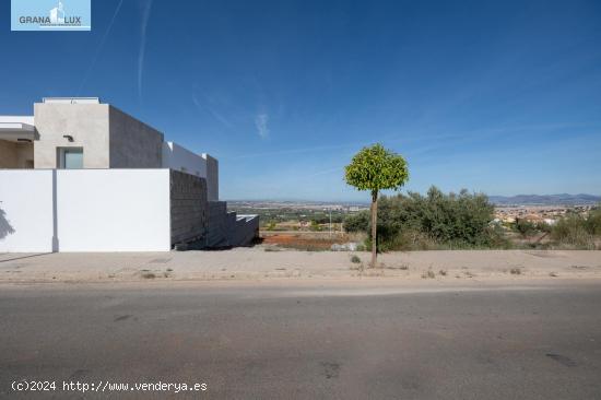  PONEMOS EN VENTA PARCELA EN EL RECINTO FERIAL DE HUETOR VEGA - GRANADA 