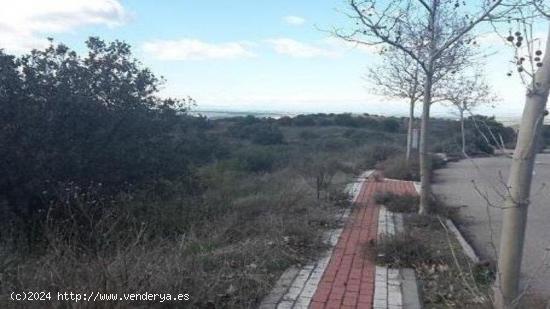  SUELOS URBANO DE MÁS DE 3.000 M2 EN LA URBANIZACIÓN DE MONTESIÓN EN TOLEDO - TOLEDO 