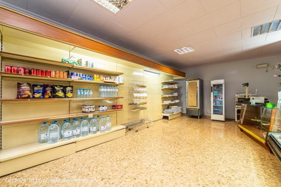 Local comercial de más de 200m2 con gran almacén en el barrio de Foners (Palma de Mallorca) - BALE