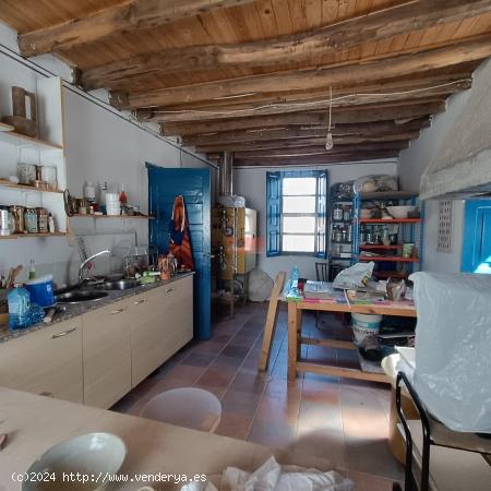 Se vende casa en parcela edificable!!! - LUGO