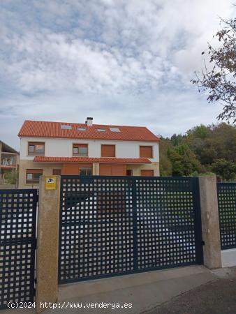 CHALET PAREADO EN NUEVA URBANIZACIÓN RESIDENCIAL CATASOL PLAYA A LANZADA - PONTEVEDRA