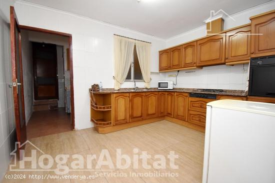 ¡OPORTUNIDAD! CASA CON AMPLIA TERRAZA Y TRASTERO - CASTELLON