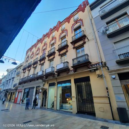 Despacho en el centro, sala grande, y una sala mas pequeña, para entrar y trabajar - VALENCIA